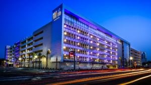 医疗保健 Construction Baptist Parking Garage in Jacksonville, Florida