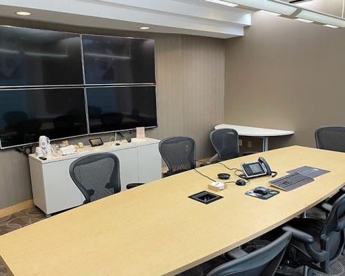 Saint 保罗 office conference room